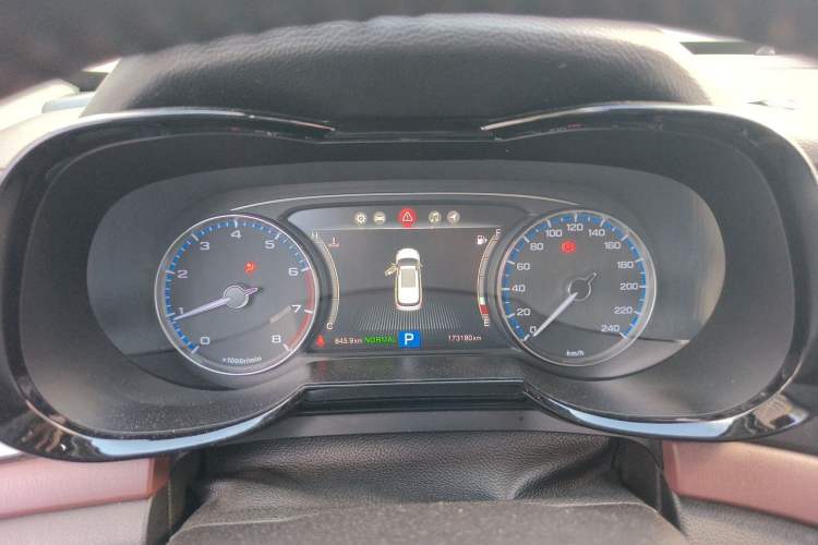 Used GAC Trumpchi GS8 2017 320T Two-Wheel Drive Luxury Smart Connectivity Version (7 Seats) Instrument Cluster