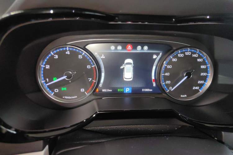 Used GAC Trumpchi GS8 2017 320T Two-Wheel Drive Prestige Version (7 Seats) Instrument Cluster