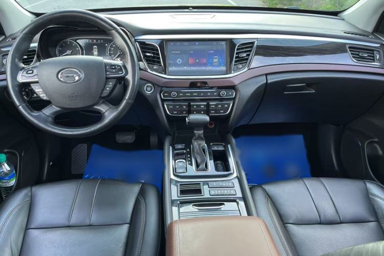 Used GAC Trumpchi GS8 2017 320T Two-Wheel Drive Luxury Smart Connectivity Version (7 Seats) Interior 1