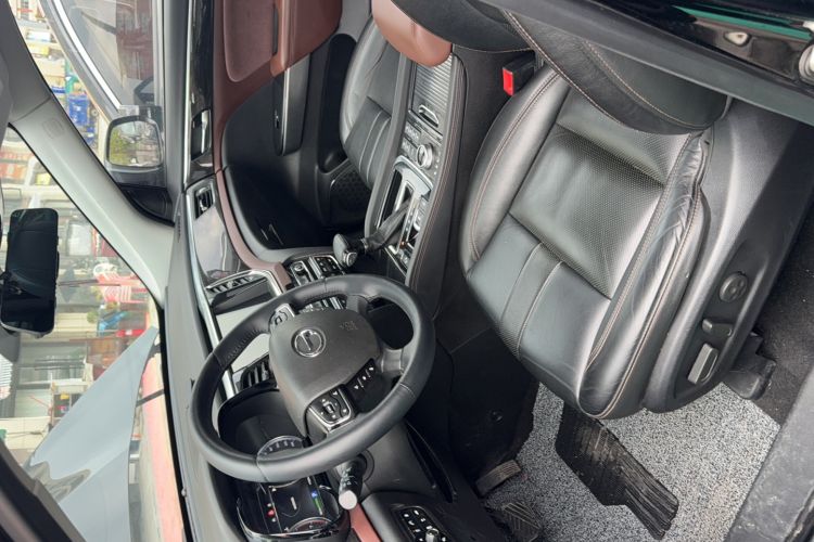 Used GAC Trumpchi GS8 2017 320T Four-Wheel Drive Luxury Smart Connectivity Version (7 Seats) Interior 1