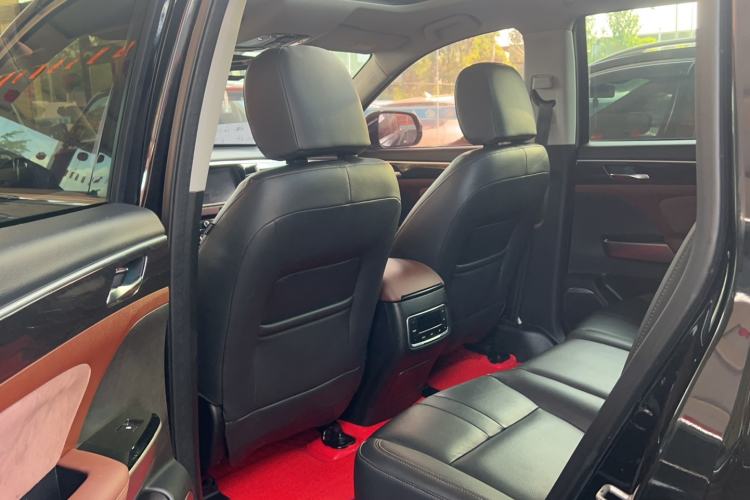 Used GAC Trumpchi GS8 2017 320T Four-Wheel Drive Luxury Smart Connectivity Version (7 Seats) Interior 2