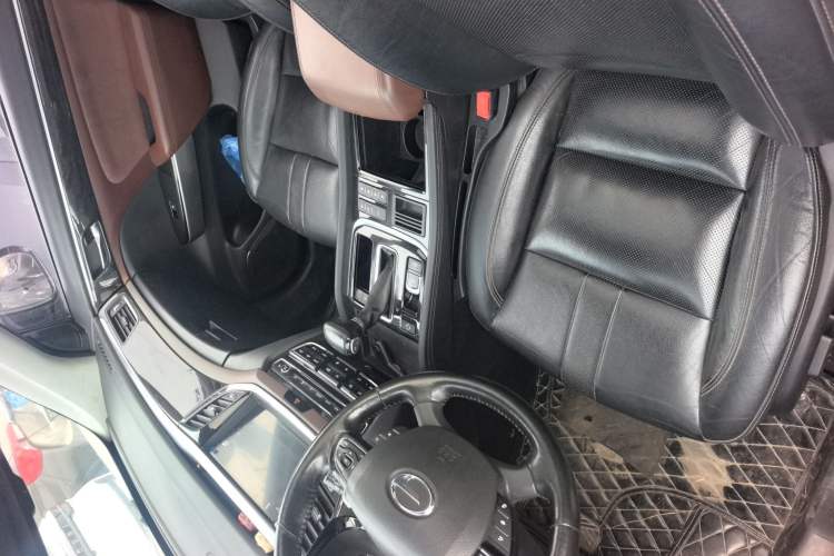Used GAC Trumpchi GS8 2017 320T Two-Wheel Drive Luxury Smart Connectivity Version (7 Seats) Interior 2