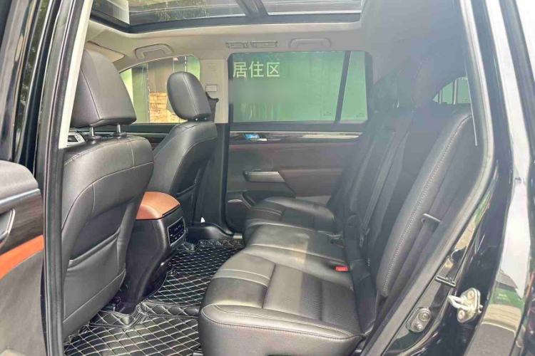 Used GAC Trumpchi GS8 2017 320T Two-Wheel Drive Luxury Smart Connectivity Version (7 Seats) Interior 2