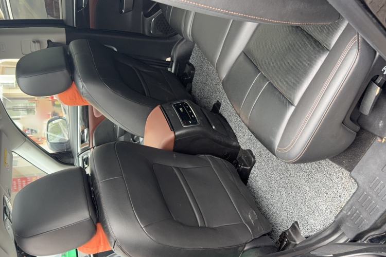 Used GAC Trumpchi GS8 2017 320T Four-Wheel Drive Luxury Smart Connectivity Version (7 Seats) Interior 2