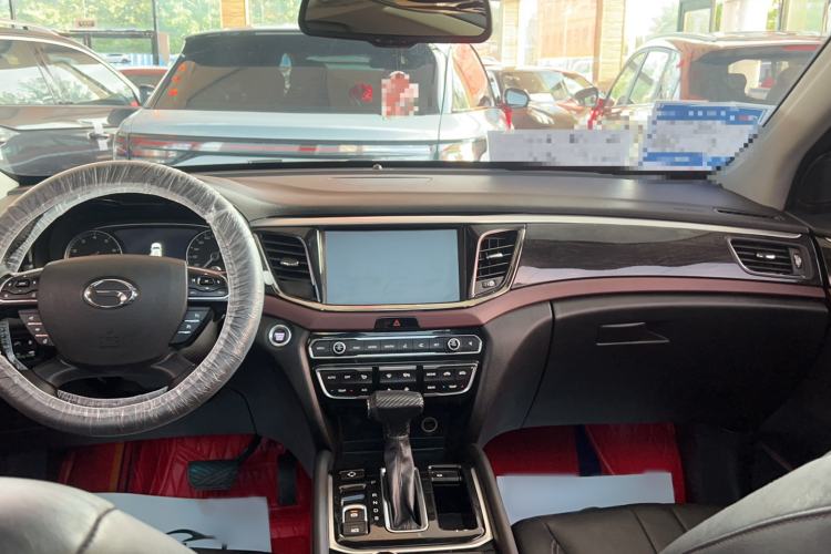 Used GAC Trumpchi GS8 2017 320T Four-Wheel Drive Luxury Smart Connectivity Version (7 Seats) Interior 3