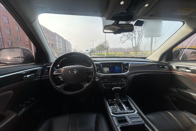 Used GAC Trumpchi GS8 2017 320T Two-Wheel Drive Luxury Smart Connectivity Version (7 Seats) Interior 3