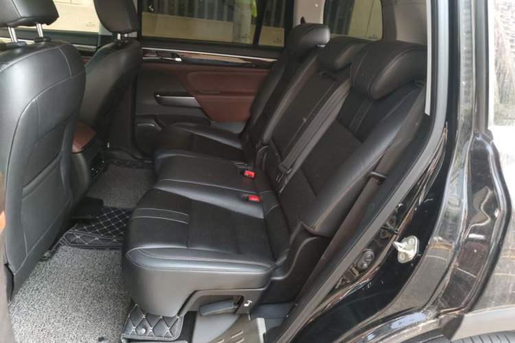 Used GAC Trumpchi GS8 2017 320T Two-Wheel Drive Luxury Smart Connectivity Version (7 Seats) Interior 4