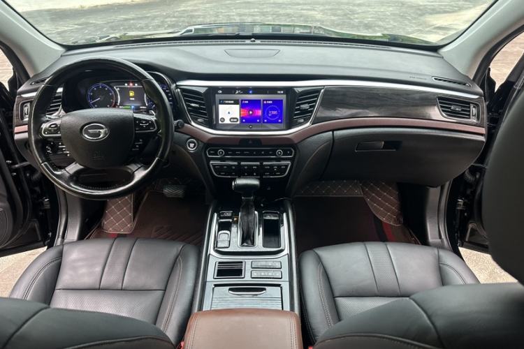 Used GAC Trumpchi GS8 2017 320T Two-Wheel Drive Luxury Smart Connectivity Version (7 Seats) Interior 4