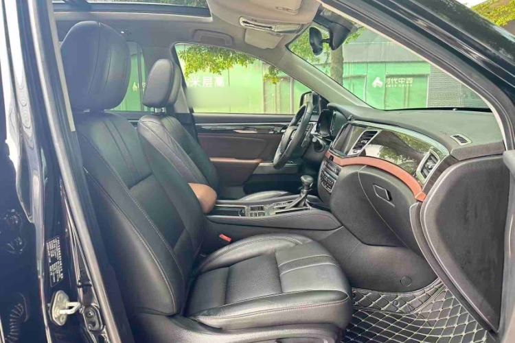 Used GAC Trumpchi GS8 2017 320T Two-Wheel Drive Luxury Smart Connectivity Version (7 Seats) Interior 4