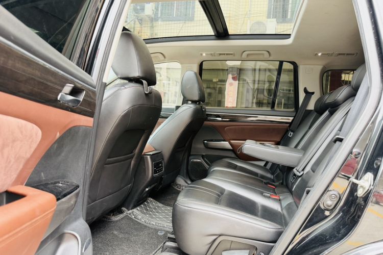 Used GAC Trumpchi GS8 2017 320T Two-Wheel Drive Luxury Smart Connectivity Version (7 Seats) Interior 6