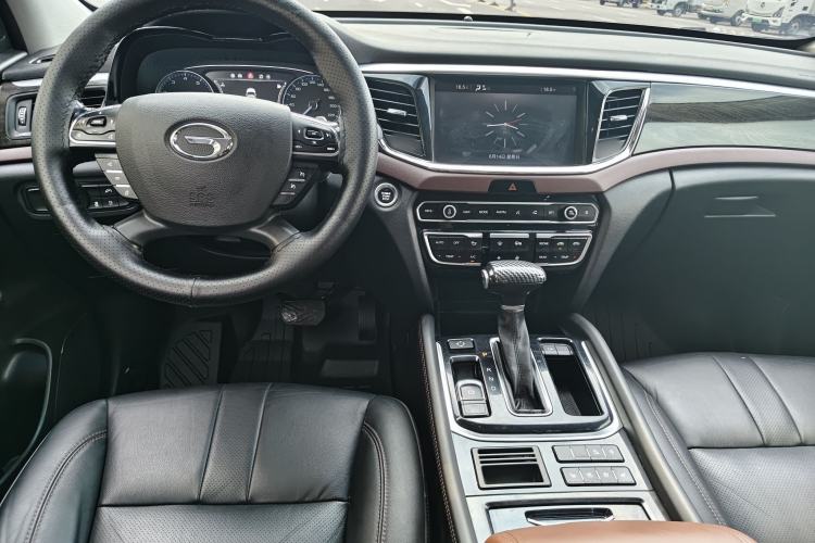 Used GAC Trumpchi GS8 2017 320T Two-Wheel Drive Luxury Smart Connectivity Version (7 Seats) Interior 7