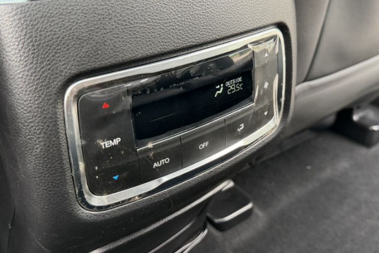Used GAC Trumpchi GS8 2017 320T Two-Wheel Drive Luxury Smart Connectivity Version (7 Seats) Interior 8