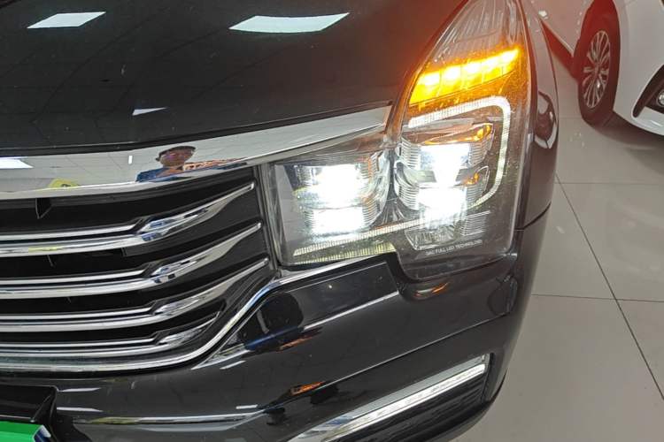 Used GAC Trumpchi GS8 2017 320T Two-Wheel Drive Luxury Smart Connectivity Version (7 Seats) Left Front Headlight