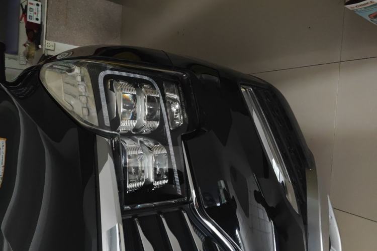 Used GAC Trumpchi GS8 2017 320T Two-Wheel Drive Luxury Smart Connectivity Version (7 Seats) Left Front Headlight