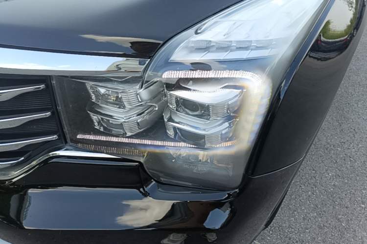 Used GAC Trumpchi GS8 2017 320T Two-Wheel Drive Luxury Smart Connectivity Version (7 Seats) Left Front Headlight