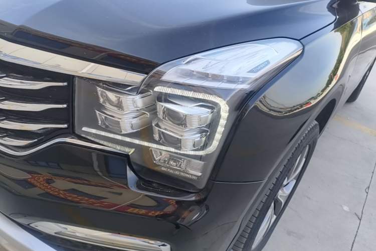 Used GAC Trumpchi GS8 2017 320T Two-Wheel Drive Luxury Smart Connectivity Version (7 Seats) Left Front Headlight