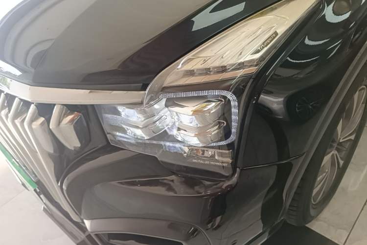 Used GAC Trumpchi GS8 2017 320T Four-Wheel Drive Luxury Smart Connectivity Version (7 Seats) Left Front Headlight