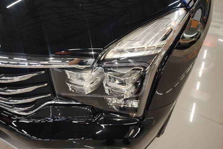 Used GAC Trumpchi GS8 2017 320T Two-Wheel Drive Luxury Smart Connectivity Version (7 Seats) Left Front Headlight