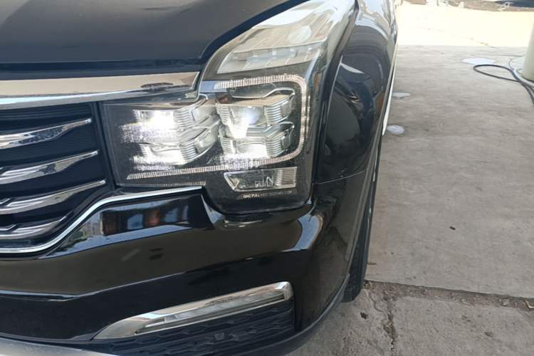 Used GAC Trumpchi GS8 2017 320T Two-Wheel Drive Luxury Smart Connectivity Version (7 Seats) Left Front Headlight