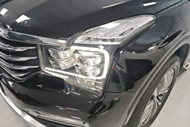 Used GAC Trumpchi GS8 2017 320T Two-Wheel Drive Luxury Smart Connectivity Version (7 Seats) Left Front Headlight