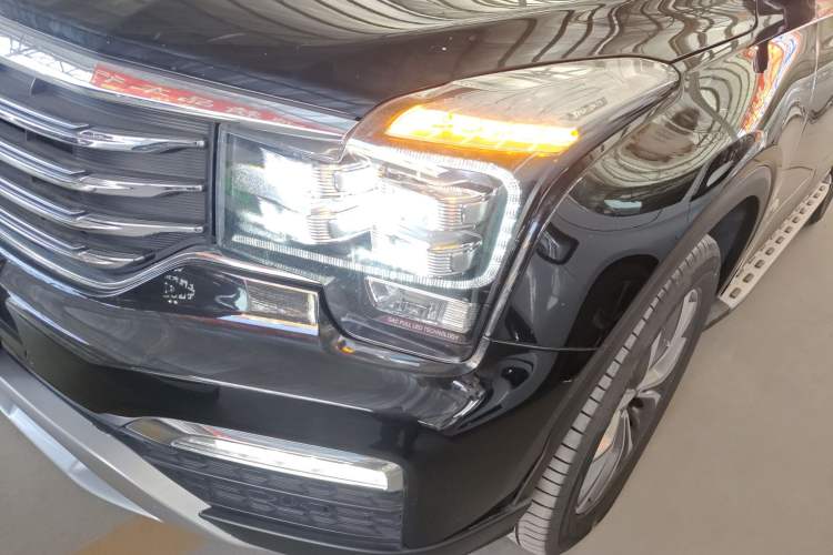 Used GAC Trumpchi GS8 2017 320T Two-Wheel Drive Luxury Smart Connectivity Version (7 Seats) Left Front Headlight