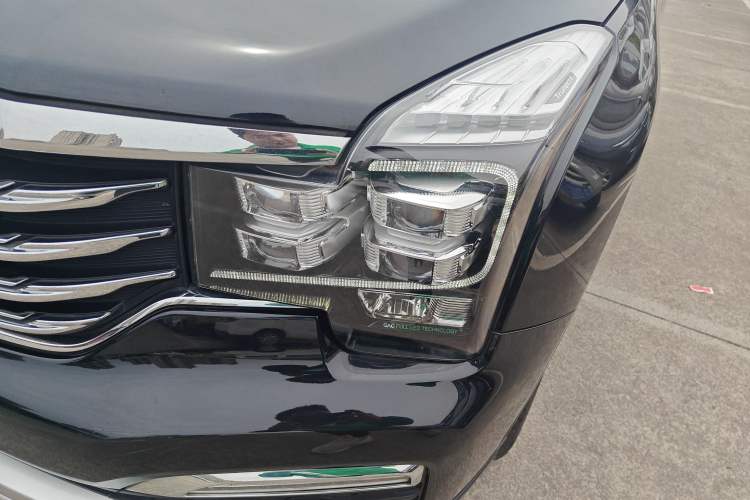 Used GAC Trumpchi GS8 2017 320T Two-Wheel Drive Luxury Smart Connectivity Version (7 Seats) Left Front Headlight