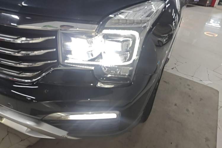 Used GAC Trumpchi GS8 2017 320T Two-Wheel Drive Luxury Smart Connectivity Version (7 Seats) Left Front Headlight
