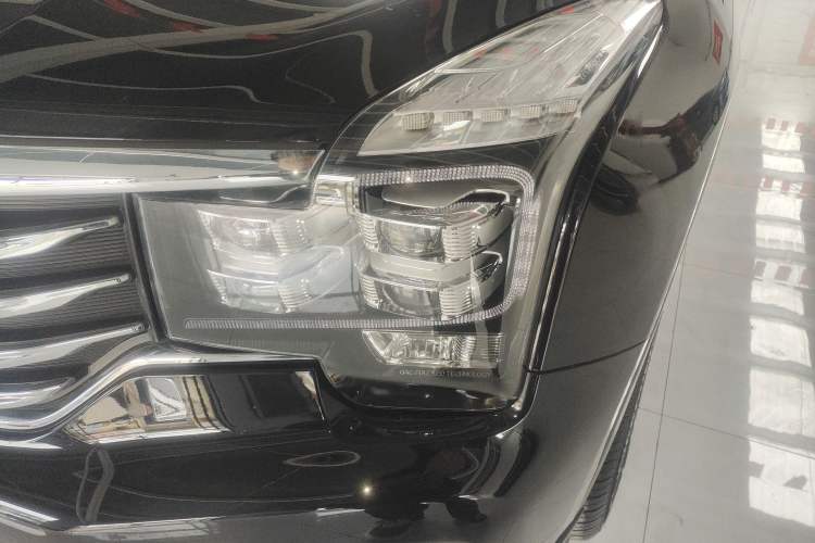 Used GAC Trumpchi GS8 2017 320T Two-Wheel Drive Luxury Smart Connectivity Version (7 Seats) Left Front Headlight