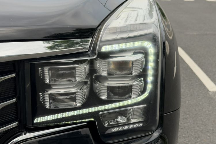 Used GAC Trumpchi GS8 2017 320T Two-Wheel Drive Luxury Smart Connectivity Version (7 Seats) Left Front Headlight