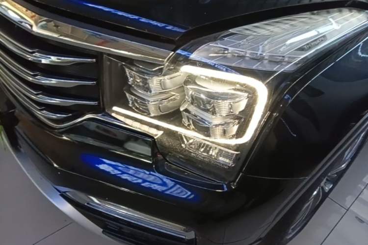 Used GAC Trumpchi GS8 2017 320T Two-Wheel Drive Luxury Smart Connectivity Version (7 Seats) Left Front Headlight