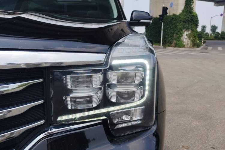 Used GAC Trumpchi GS8 2017 320T Two-Wheel Drive Luxury Smart Connectivity Version (7 Seats) Left Front Headlight