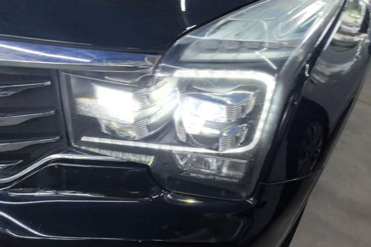 Used GAC Trumpchi GS8 2017 320T Two-Wheel Drive Luxury Smart Connectivity Version (7 Seats) Left Front Headlight
