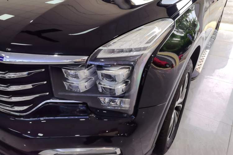 Used GAC Trumpchi GS8 2017 320T Two-Wheel Drive Luxury Smart Connectivity Version (7 Seats) Left Front Headlight