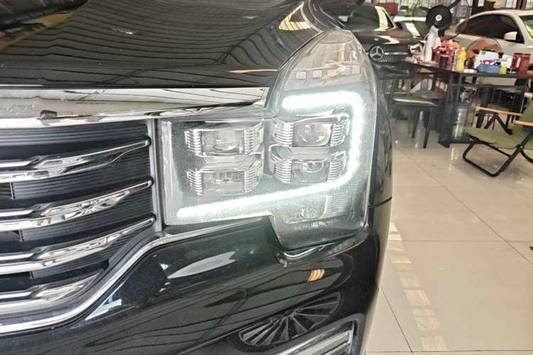 Used GAC Trumpchi GS8 2017 320T Two-Wheel Drive Luxury Smart Connectivity Version (7 Seats) Left Front Headlight