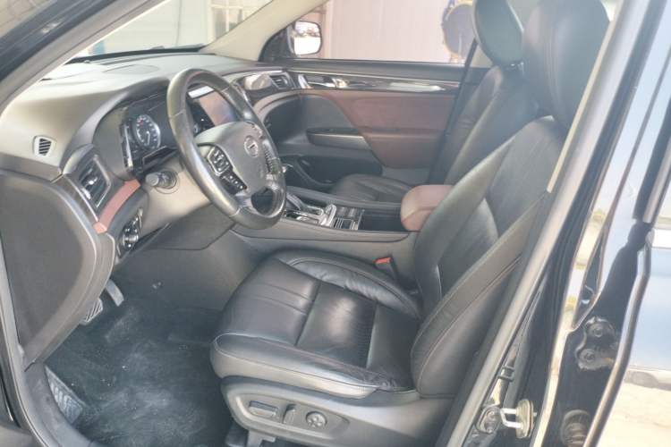 Used GAC Trumpchi GS8 2017 320T Two-Wheel Drive Luxury Smart Connectivity Version (7 Seats) Left Front Seat
