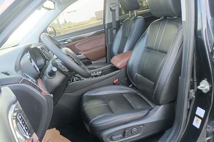 Used GAC Trumpchi GS8 2017 320T Two-Wheel Drive Luxury Smart Connectivity Version (7 Seats) Left Front Seat