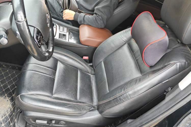 Used GAC Trumpchi GS8 2017 320T Two-Wheel Drive Luxury Smart Connectivity Version (7 Seats) Left Front Seat