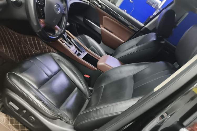 Used GAC Trumpchi GS8 2017 320T Two-Wheel Drive Luxury Smart Connectivity Version (7 Seats) Left Front Seat