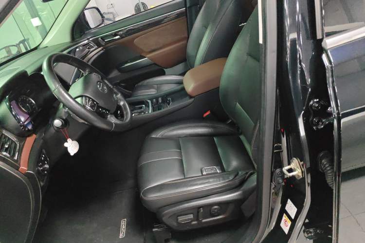 Used GAC Trumpchi GS8 2017 320T Two-Wheel Drive Luxury Smart Connectivity Version (7 Seats) Left Front Seat