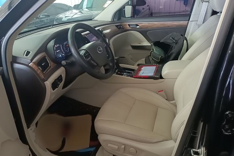 Used GAC Trumpchi GS8 2017 320T Two-Wheel Drive Luxury Smart Connectivity Version (7 Seats) Left Front Seat