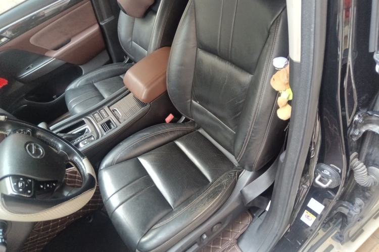 Used GAC Trumpchi GS8 2017 320T Two-Wheel Drive Luxury Smart Connectivity Version (7 Seats) Left Front Seat