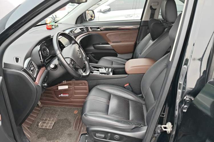 Used GAC Trumpchi GS8 2017 320T Two-Wheel Drive Luxury Smart Connectivity Version (7 Seats) Left Front Seat