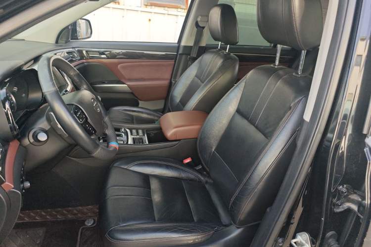Used GAC Trumpchi GS8 2017 320T Two-Wheel Drive Luxury Smart Connectivity Version (7 Seats) Left Front Seat