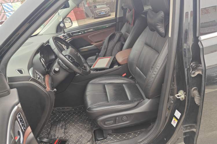 Used GAC Trumpchi GS8 2017 320T Two-Wheel Drive Luxury Smart Connectivity Version (7 Seats) Left Front Seat