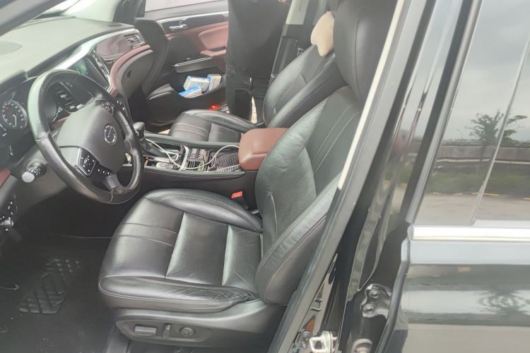 Used GAC Trumpchi GS8 2017 320T Two-Wheel Drive Luxury Smart Connectivity Version (7 Seats) Left Front Seat