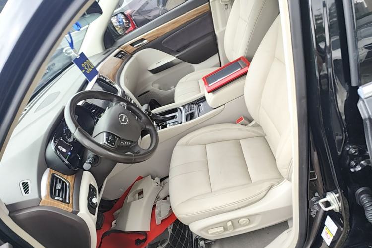 Used GAC Trumpchi GS8 2017 320T Two-Wheel Drive Luxury Smart Connectivity Version (7 Seats) Left Front Seat