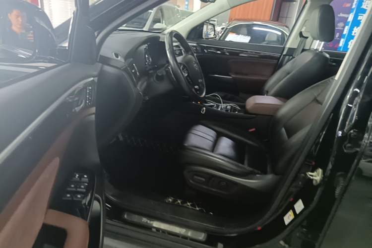 Used GAC Trumpchi GS8 2017 320T Two-Wheel Drive Luxury Smart Connectivity Version (7 Seats) Left Front Seat