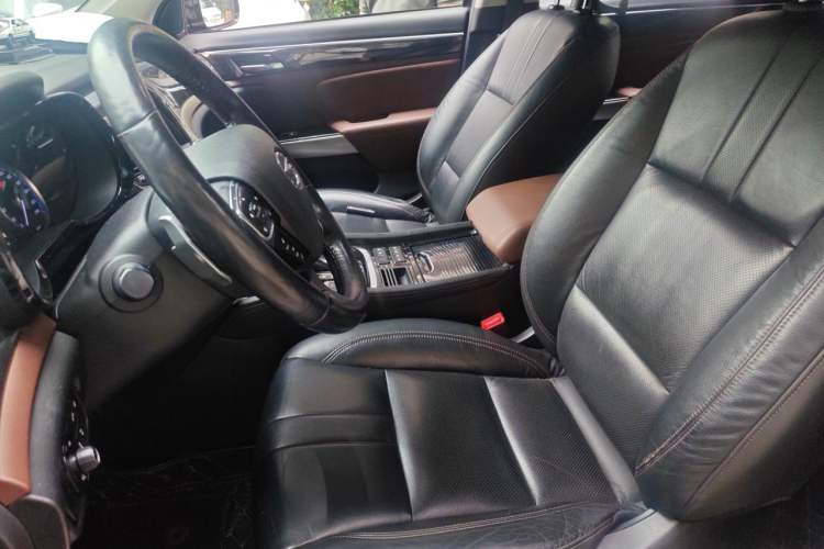 Used GAC Trumpchi GS8 2017 320T Two-Wheel Drive Luxury Smart Connectivity Version (7 Seats) Left Front Seat