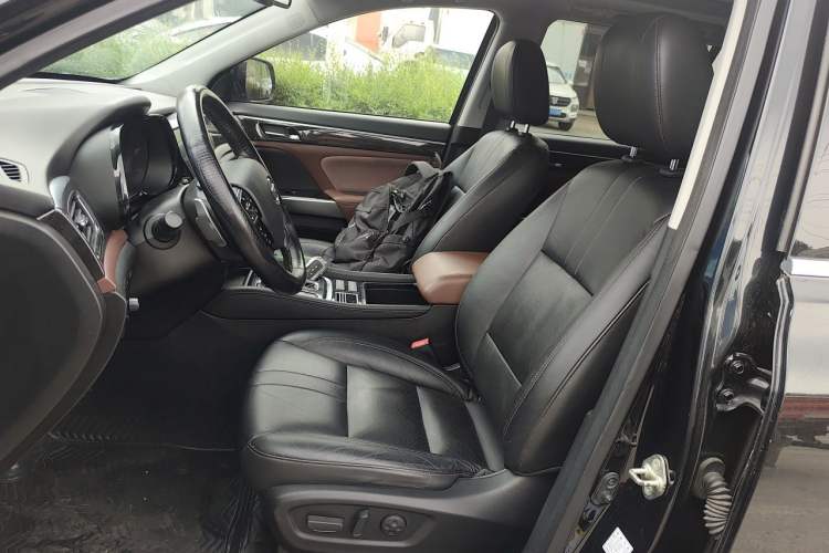 Used GAC Trumpchi GS8 2017 320T Two-Wheel Drive Luxury Smart Connectivity Version (7 Seats) Left Front Seat