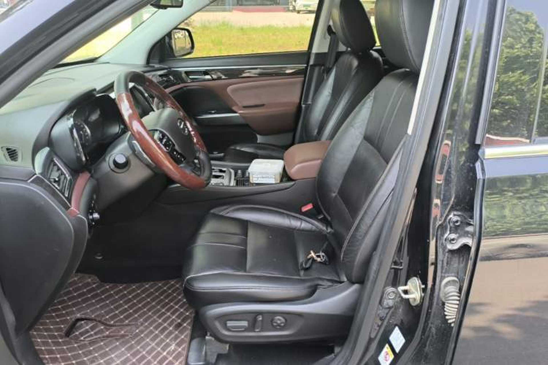 Used GAC Trumpchi GS8 2017 320T Two-Wheel Drive Luxury Smart Connectivity Version (7 Seats) Left Front Seat